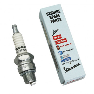 SPARK PLUG CHAMPION P82M/L82C "PIAGGIO GENUINE PART" 50 APE, CIAO MIX, VESPA 50 FL2 -438070-