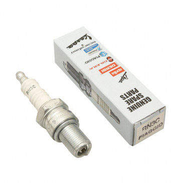 SPARK PLUG "PIAGGIO GENUINE PART" CHAMPION RN3C "PIAGGIO GENUINE PART" 50 ZIP, NRG, TYPHOON, LIBERTY, FLY, VESPA LX/GILERA 50 STALKER, RUNNER, DNA/APRILIA 50 SR -438075-