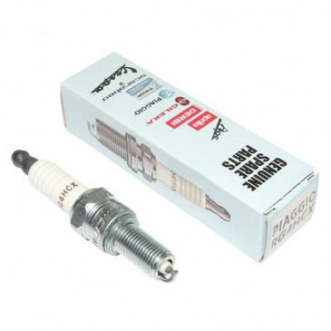 SPARK PLUG CHAMPION RG4HCX "PIAGGIO GENUINE PART" 250 BEVERLY, MP3, X7, X-EVO, VESPA GTS/APRILIA 125-250 ATLANTIC/GILERA 250 NEXUS -641320-