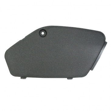 TRAPDOOR FOR SPARK PLUG - RIGHT "PIAGGIO GENUINE PART" 125-250-400 X-EVO -62365400E8-