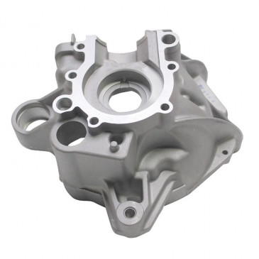 CARTER MOTEUR SCOOT ADAPTABLE MBK 50 BOOSTER 2T, STUNT 2T/YAMAHA 50 BWS 2T, SLIDER 2T (DROIT COTE ALLUMAGE) -P2R- 3700948050101