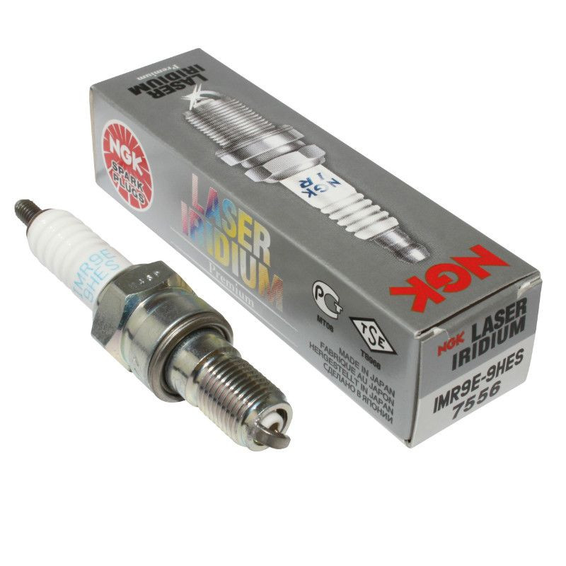 Kawasaki ZX6R Tune Up Kit 4 NGK Spark Plugs & Oil Filter