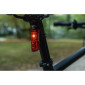 ECLAIRAGE VELO USB ARRIERE SUR TIGE DE SELLE SIGMA BLAZE 3LED (AUTONOMIE 50H) NOIR - FONCTION FLASH - ADAPTE L'ECLAIRAGE EN FONCTION DE LA LUMINOSITE ET FEU STOP - CLIGNOTANT POSSIBLE 4016224151103