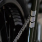 AUTOCOLLANT/STICKER REFLECHISSANT POUR VELO, CASQUE MODELE FLECHE/CHEVRON GRIS (PLANCHE) -REFLECTIVE BERLIN- 4260549142951