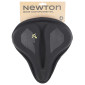 COUVRE SELLE VELO NEWTON GEL MEMOIRE DE FORME NOIR (276x263mm) 3700948301050