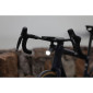 ECLAIRAGE VELO AVANT INTELLIGENT IGPSPORT VS1200S LUMENS ALU LED - LONGUE PORTEE VISION 150 METRES - BLUETOOTH LOW ENERGY- SE FIXE SUR LE SUPPORT COMPTEUR M83 REF 217292 LIVRE AVEC 6970817352354