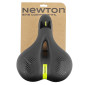 SELLE NEWTON CITY ERGONOMIC ELASTOMERE FEMME RELAXED NOIR A MEMOIRE DE FORME AVEC TROU CENTRAL 260x210mm 3700948117132