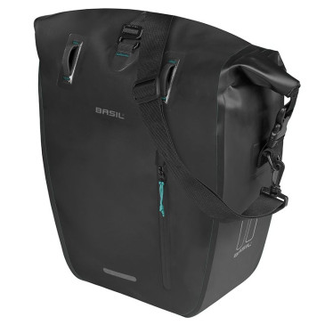 SACOCHE ARRIERE VELO LATERALE BASIL RIVO WATERPROOF 25-31L NOIR FIXATION MIK HOOKS SUR PORTE BAGAGE (43x14x28cm) AVEC POIGNEE ET BANDOUILLERE FERMETURE ENROULEMENT 8715019185281 SACOCHE ARRIERE VELO LATERALE BASIL RIVO WATERPROOF 25-31L NOIR FIXATION MIK HOOKS SUR PORTE BAGAGE (43x14x28cm) AVEC POIGNEE ET BANDOUILLERE FERMETURE ENROULEMENT 8715019185281