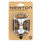 PEDALE ROUTE NEWTON 500 ARGENT ALU D9/16 105x79mm 368g (PAIRE SUR CARTE) 3700948260296